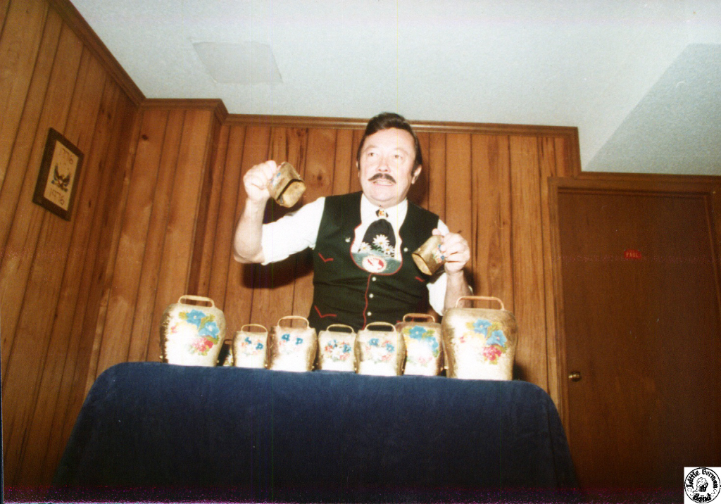 1977 11 13 05 Jon Gerhard PR pix.jpg